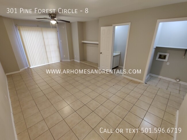 Foto del edificio - 301 Pine Forest Circle - 8| $925 | 2 beds,...