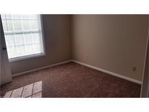 Building Photo - 804 Folly Ct