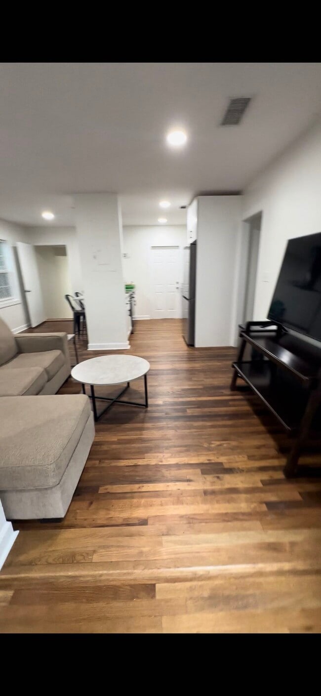 Foto del edificio - 757 California St