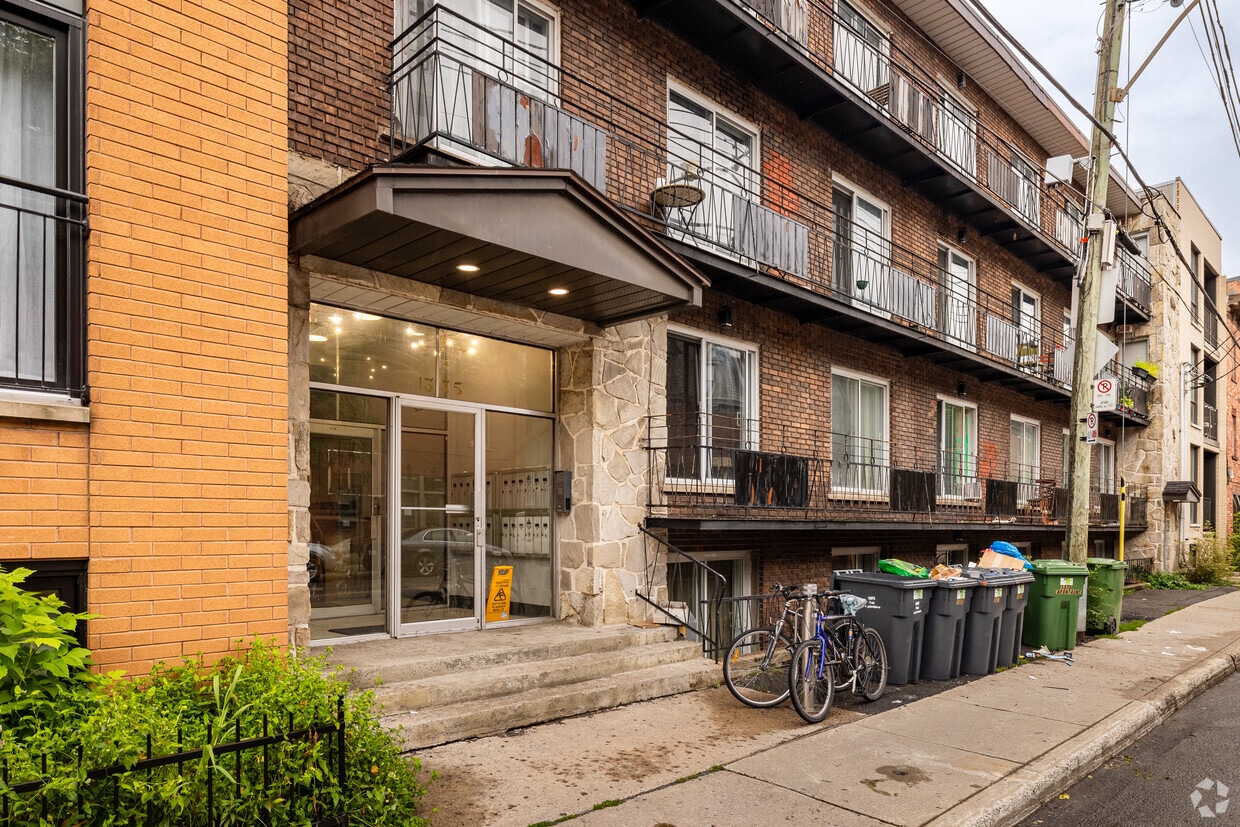 Photo du bâtiment - 1375 Rue La Fontaine