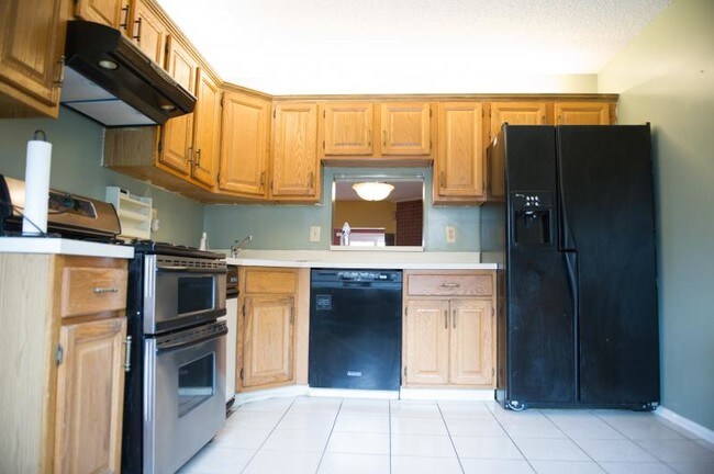 Foto del edificio - 706 Brokaw Ct