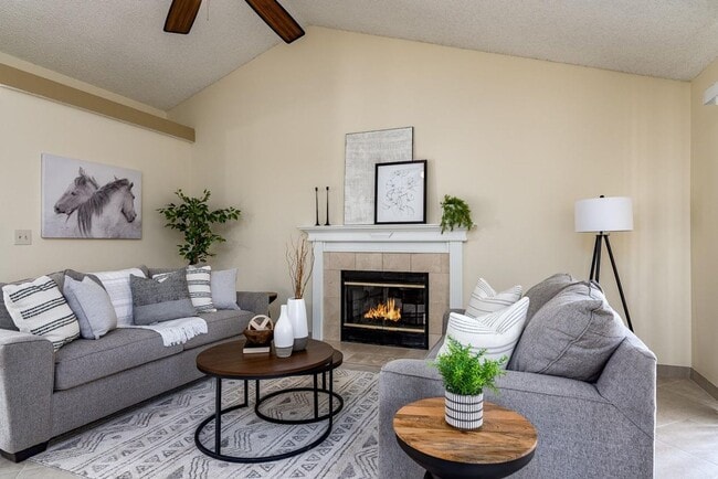 Building Photo - Beautiful 3 bedroom home in Clovis!