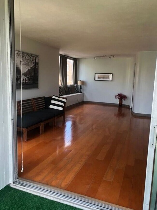 Foto del edificio - 60 Babcock St