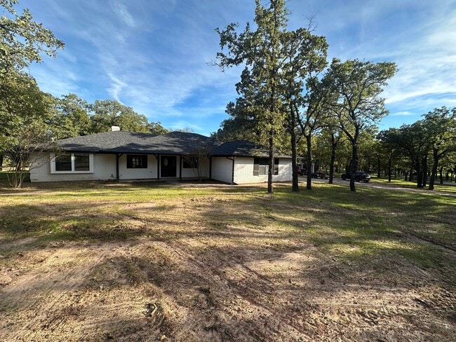 Building Photo - Beautiful HOME with almost 4 acres !! with 30x40 SHOP 3 bed 2 bath 2 car