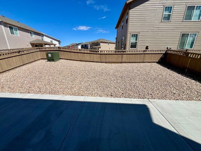 Building Photo - BEAUTIFUL NEW BUILD - 3 bed 2.5 bath w/ La...