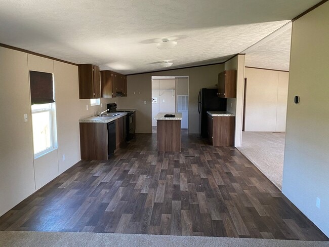 Building Photo - RANCH HOME