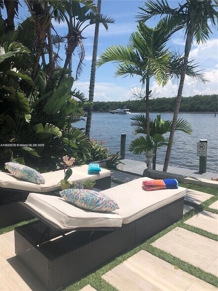 Foto del edificio - 440 Poinciana Island Dr