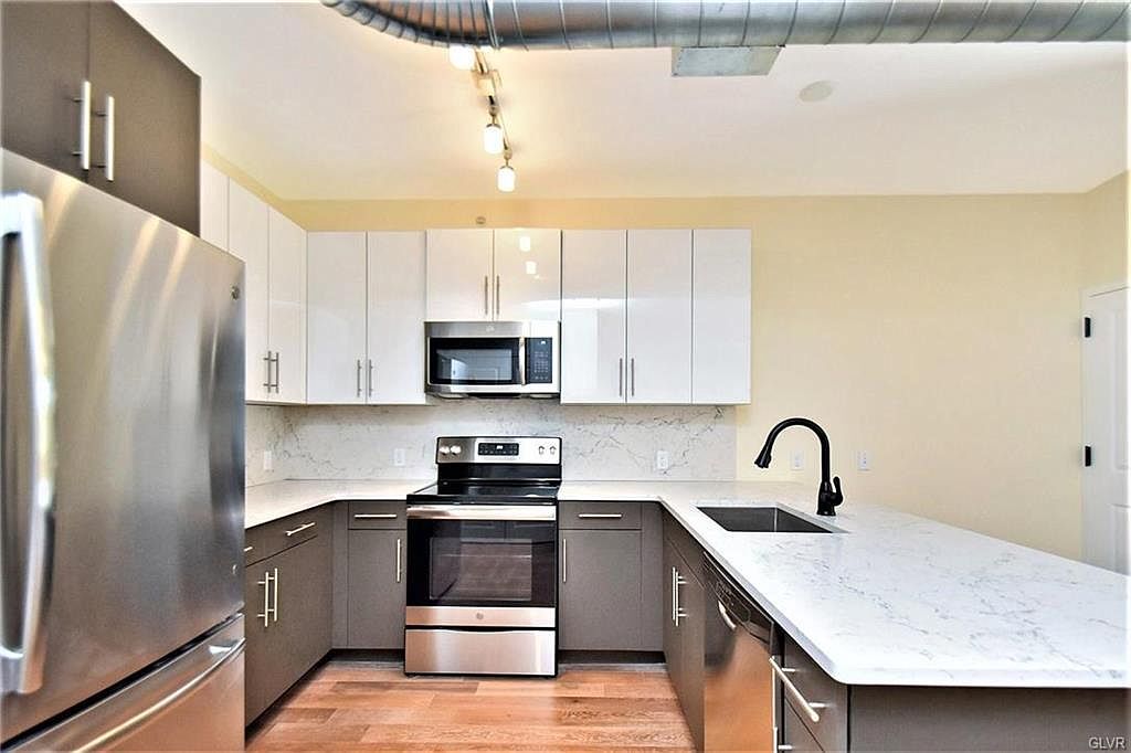 Riverview Lofts Apartments 114122 W Allen St Allentown, PA