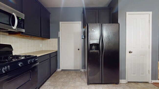 Foto del edificio - 8030 Singing Sonnet Ln