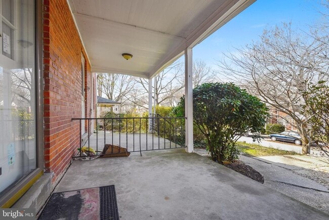 Building Photo - 1231 Northview Rd