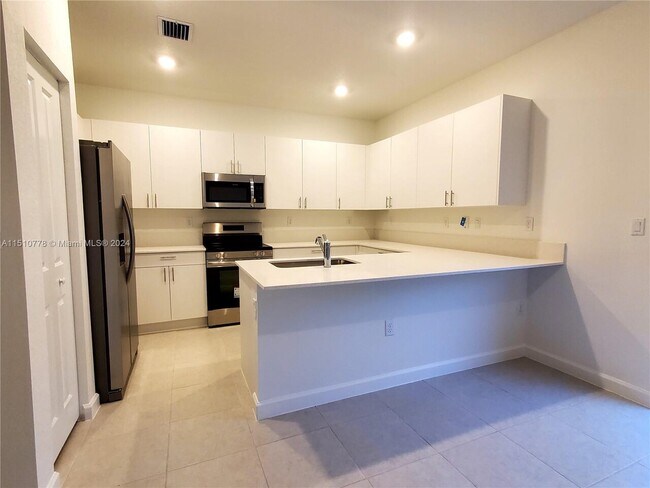 Building Photo - 12888 SW 233rd Ter