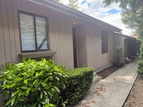 Building Photo - 233 Dorn Ave