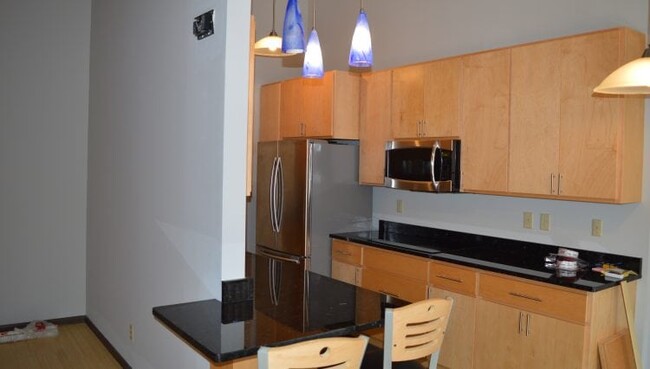 Foto del edificio - 6245 Charing Cross Ln