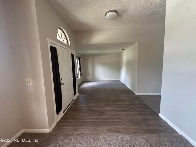 Building Photo - 345 Wildberry Ct