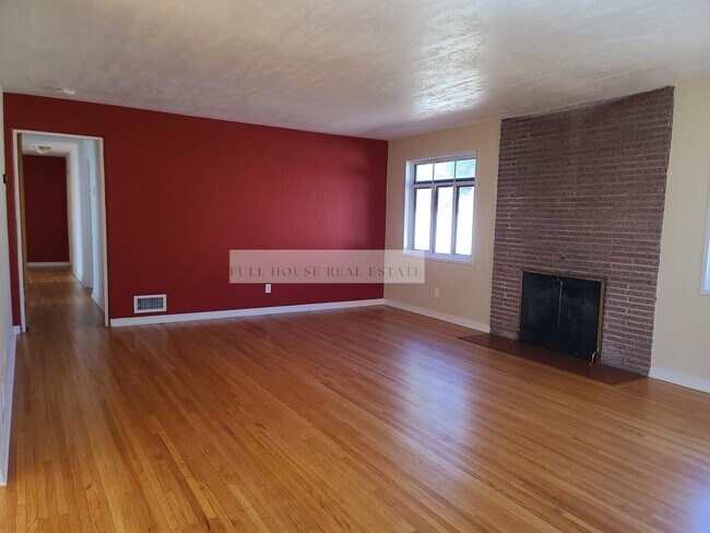 Foto del edificio - 905 Adams St NE
