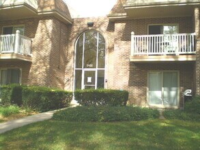 Building Photo - 2422 N Kennicott Dr