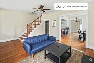 Building Photo - Private bedroom in 5 bed/3 bath Home