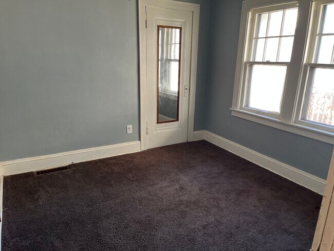 Foto del edificio - Akron Single Home