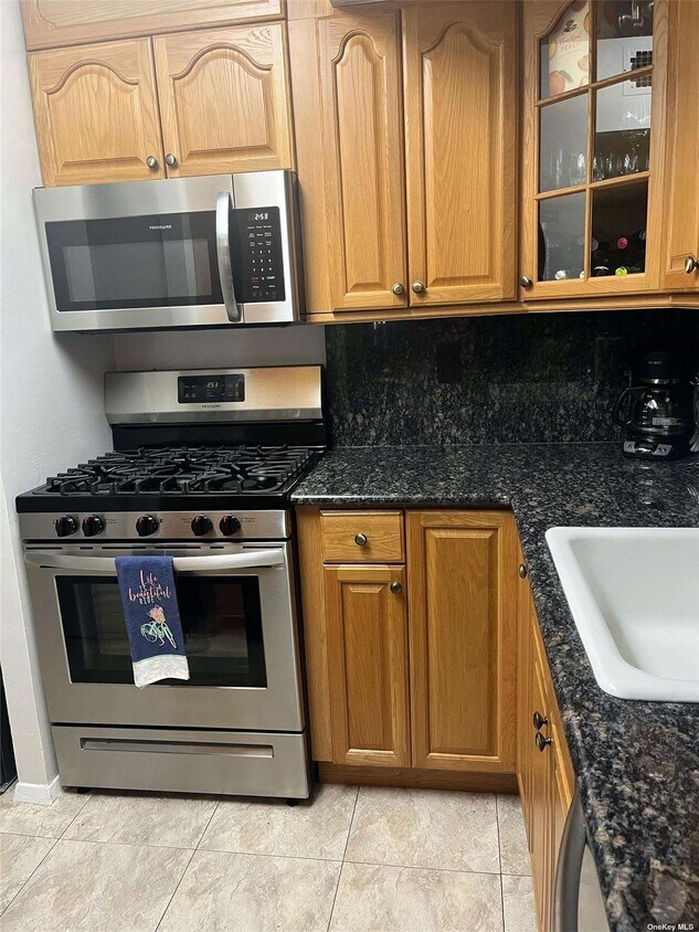 Foto principal - 209-33-209-26 26th Ave