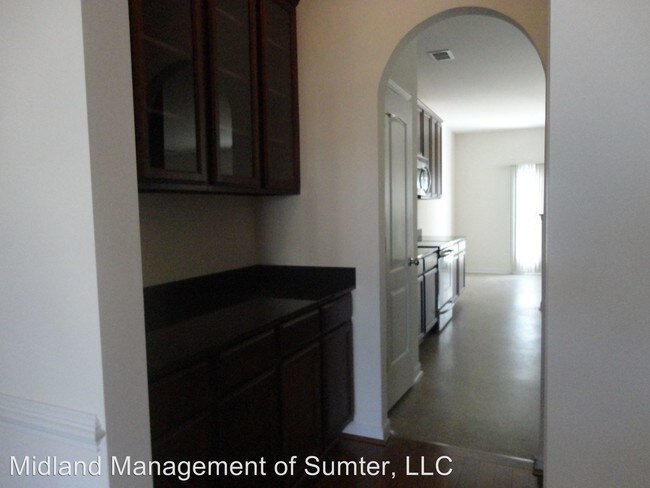 Building Photo - 530 Batty Way