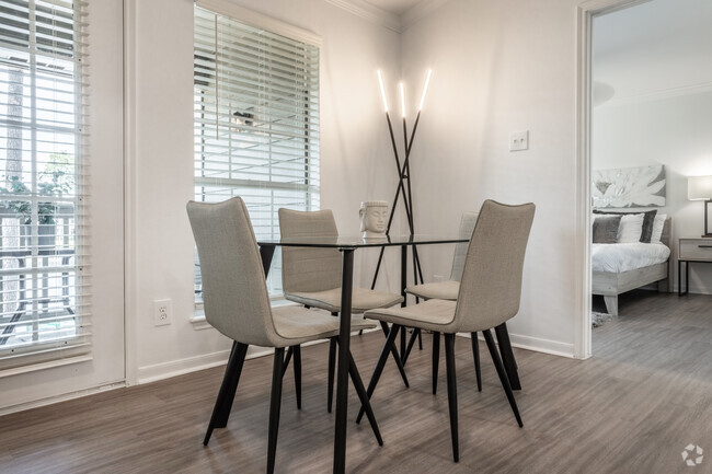 Dining Room - Lakeview Apartments