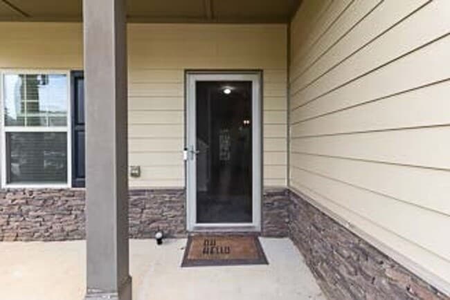 Building Photo - 163 Village Park Dr