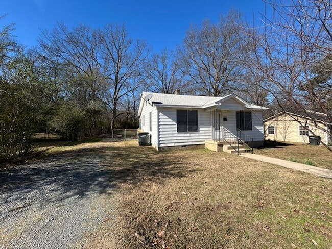 Building Photo - Call Tonia Rollins (501)626-9917 for more information