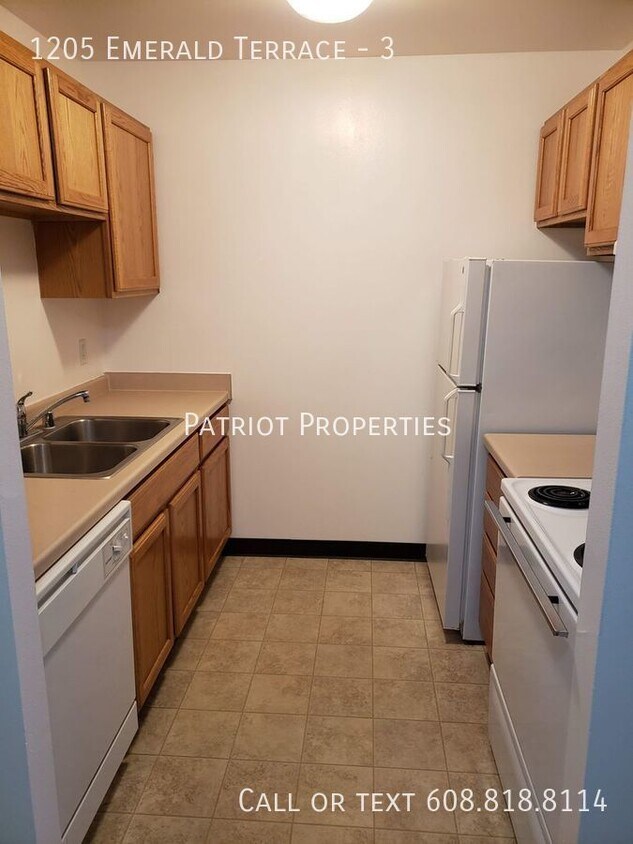 Foto principal - 1 bedroom/ 1 bath apartment in Sun Prairie...