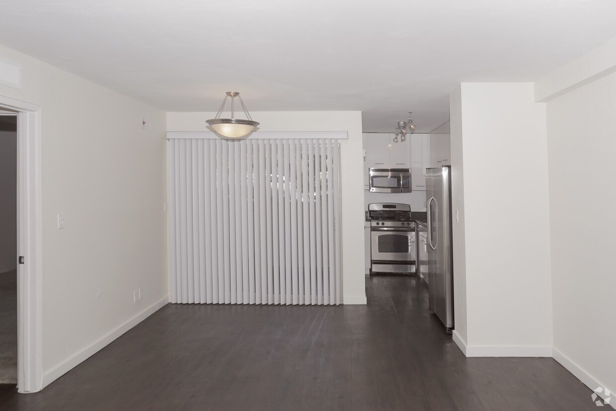 Franklin Plaza Apartments in Los Angeles, CA Westside Rentals