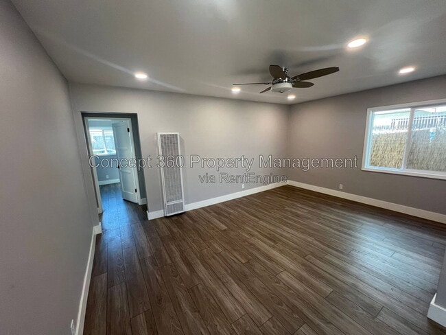Foto del edificio - 13717 Yukon Ave