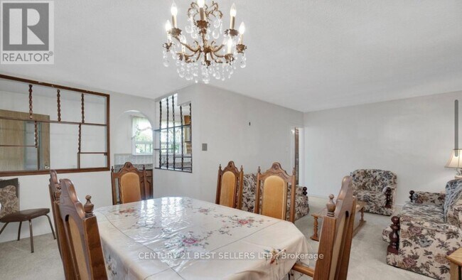 Photo du bâtiment - 33 Lakeland Crescent