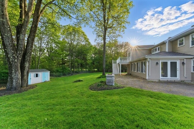 Foto del edificio - 121 Indian Meadow Dr