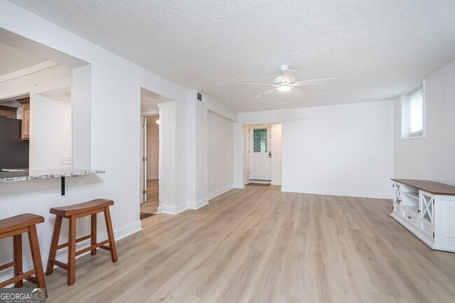 Foto del edificio - 4570 Academy St