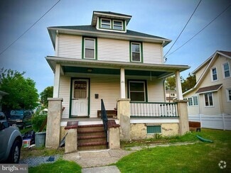 Building Photo - 211 Newton Ave