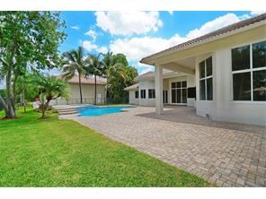 Building Photo - 2549 Royal Palm Way