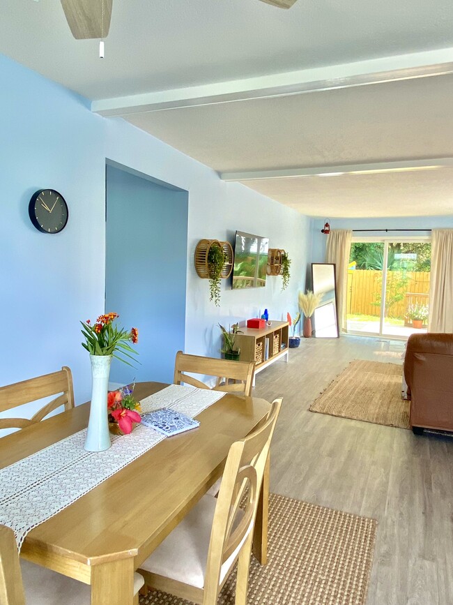 Dining area - 214 12th St