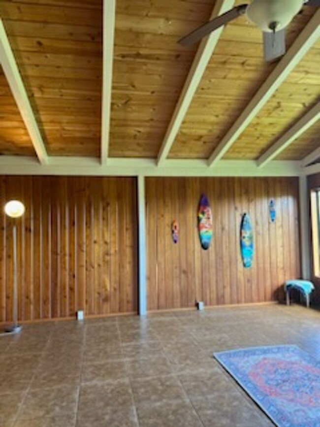 Building Photo - 540