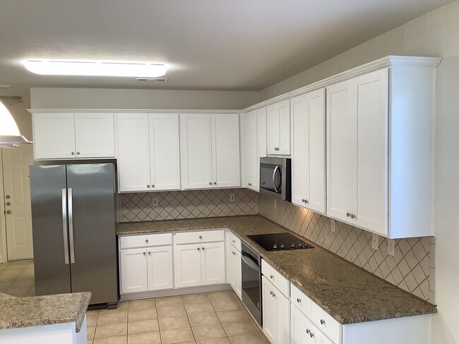 Building Photo - 1715 Ash Ln