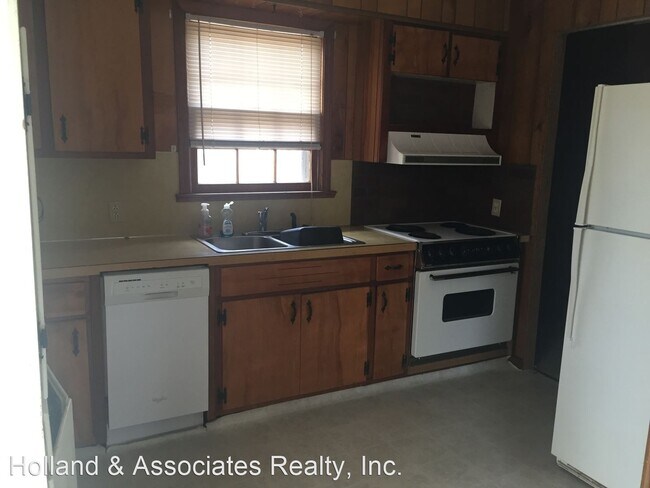 Building Photo - 2 br, 1 bath House - 817-A Carter Street