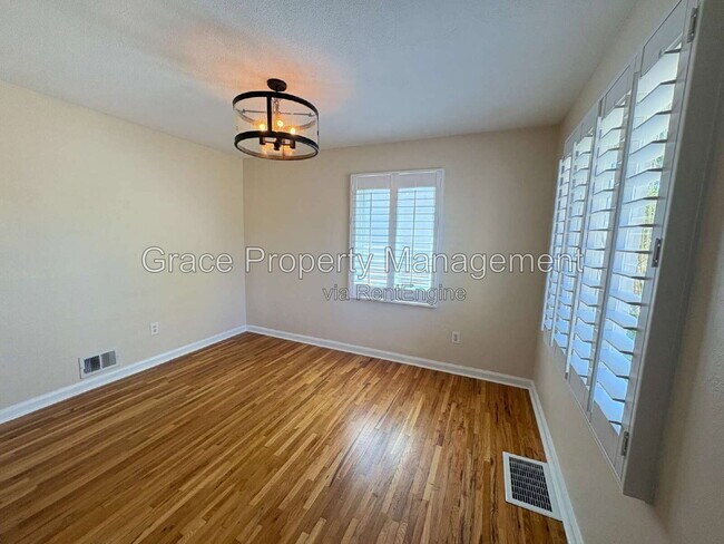 Foto del edificio - 4340 S Huron St