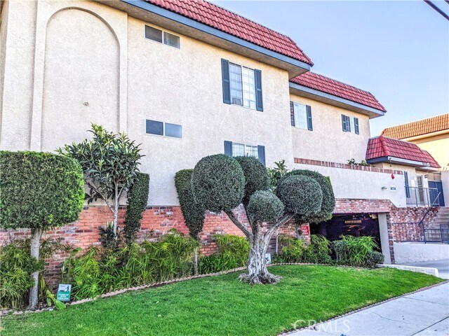 Foto principal - 13535 Yukon Ave