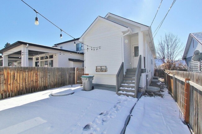 Building Photo - Quaint Cottage-Style Home in SE Boise