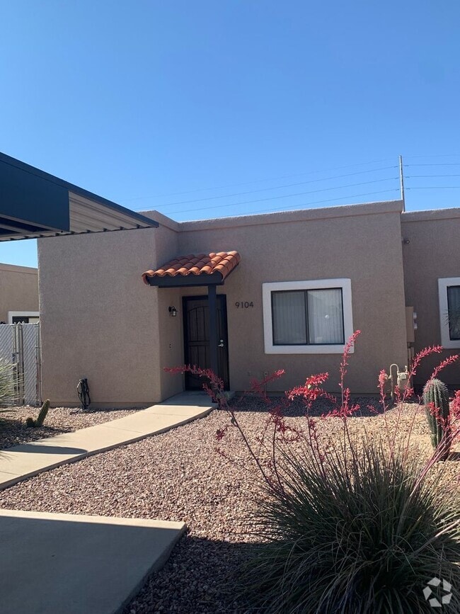 Building Photo - 9104 E Esperanza Dr