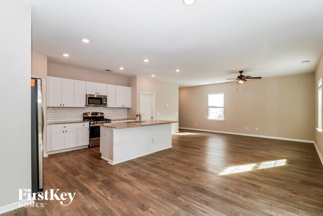 Building Photo - 569 Merrywood Dr