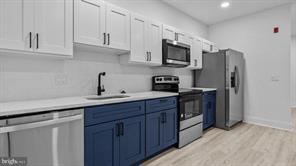 Primary Photo - 2816 W Oxford St