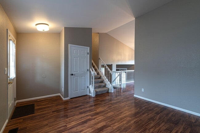 Building Photo - Wonderful 4-bed, 3-bath home adjacent to walking paths and parks