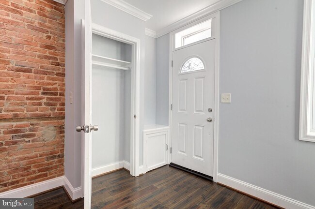 Building Photo - 3339 Paine St