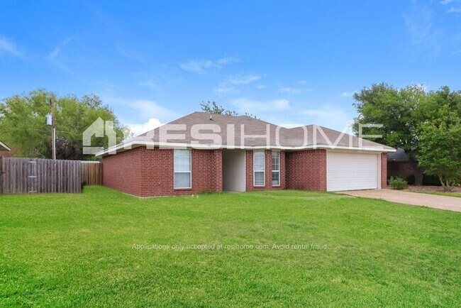 Building Photo - 108 Apache Trail