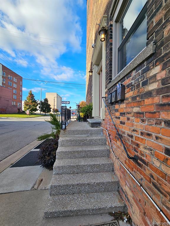 Building Photo - 1104 3rd St