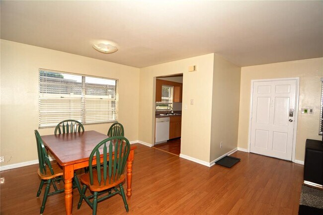 Foto del edificio - 3116 W Cypress St